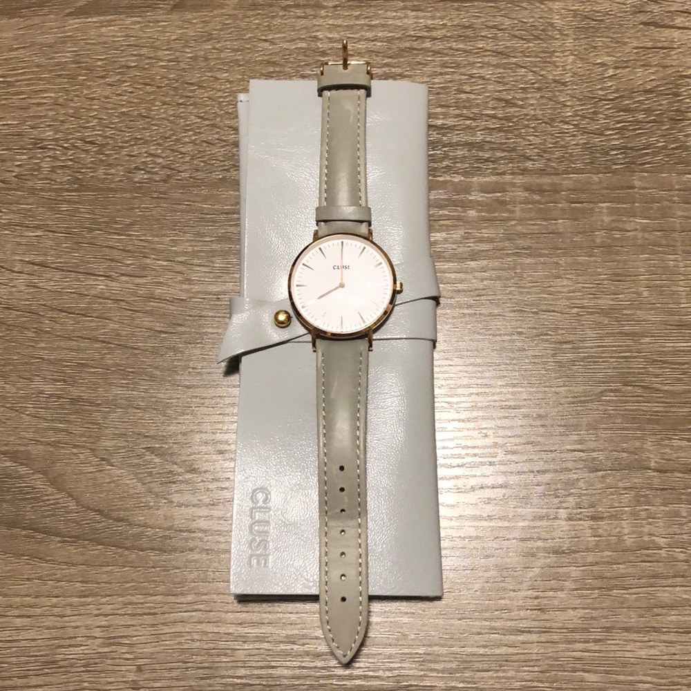 Grey watch with case!